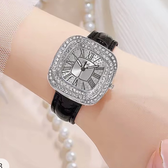 Women’s Square Design Starry Sky Quartz Watch With Diamonds black leather band - Picture 6 of 8